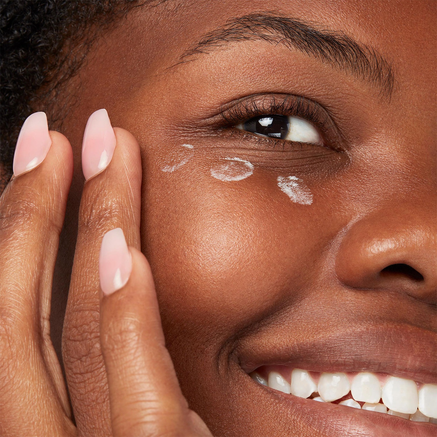 CREAMY EYE TREATMENT WITH AVOCADO (CREMA PARA CONTORNO DE OJOS)